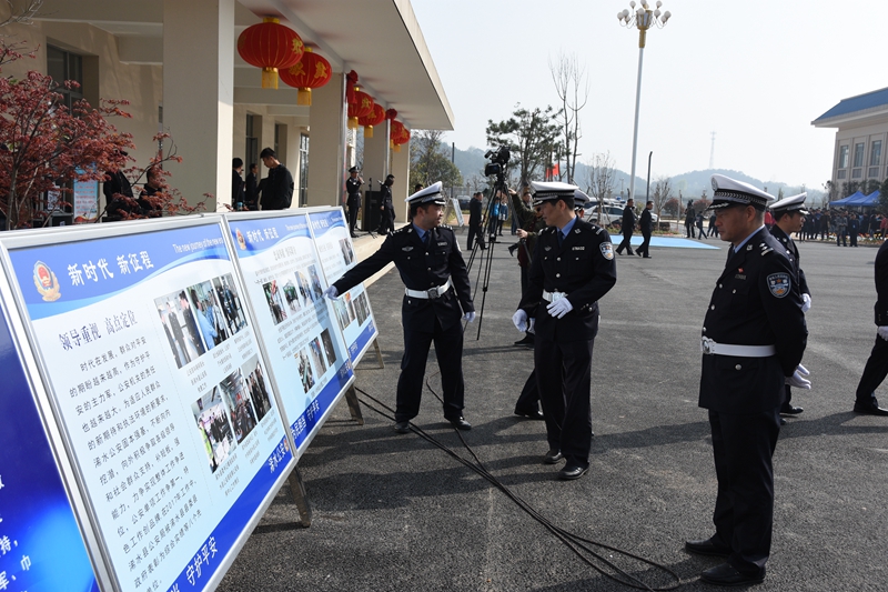 浠水警方春季大练兵?警营开放日酷炫登场