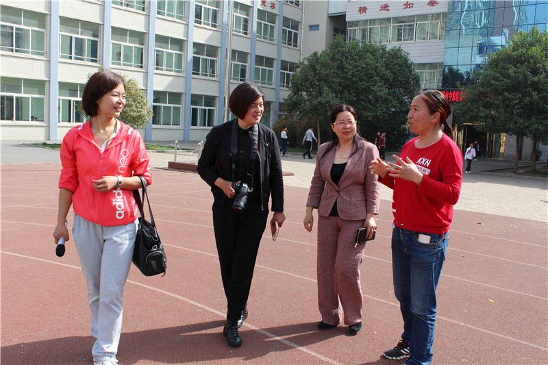 中国科学院体卫艺研究所副所长于素梅教授调研郑州市中原区秦岭路小学