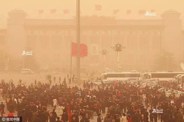 据不完全统计,2000年的沙尘暴带给仅金昌,武威两地市直接经济损失超过