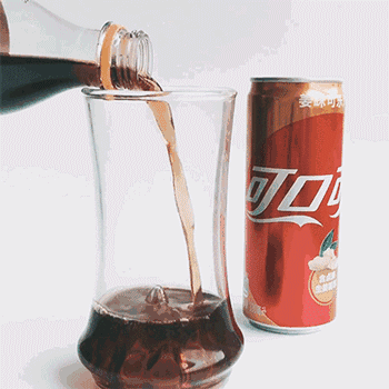 其实可口可乐的英文名 coca cola