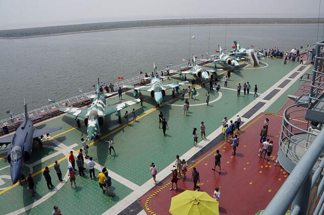 天津汉沽八卦滩的那艘基辅号航空母舰