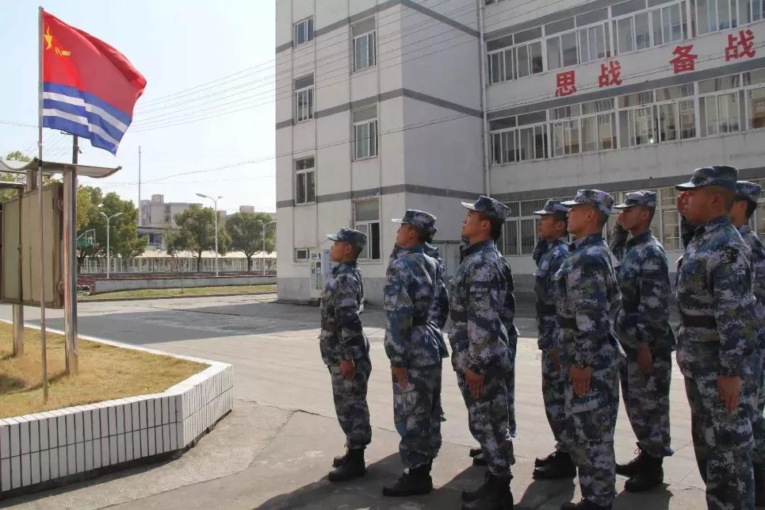 奉献自己的青春和热血……" 3月28日,东海舰队某训练基地, 又一批学