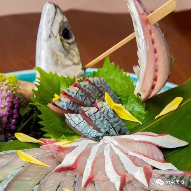 鲣鱼刺身姿造在日本,鲣鱼日语:カツオ.英语名称:skipjack tuna.
