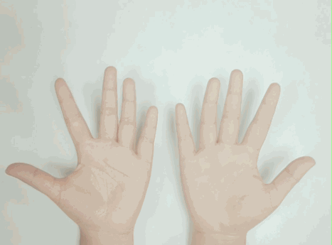 第二节:双手食指,中指,无名指,小拇指依次敲击该手的大拇指.