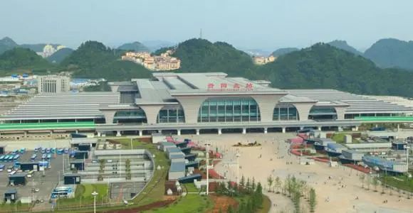 贵阳客运北站和规划建设的贵阳客运南站,贵阳北旅游客运站等汽车客运