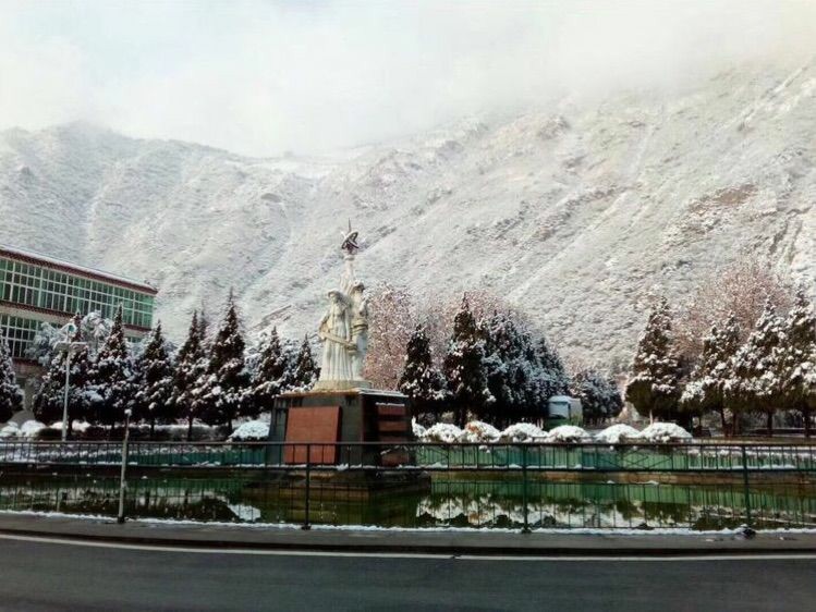 雪后的四川民族学院