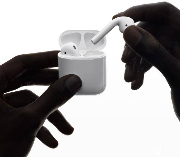 「消费者报告」一年以后，再读AirPods