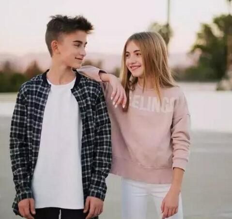 哥哥johnny orlando今年15岁,妹妹lauren orlando13岁