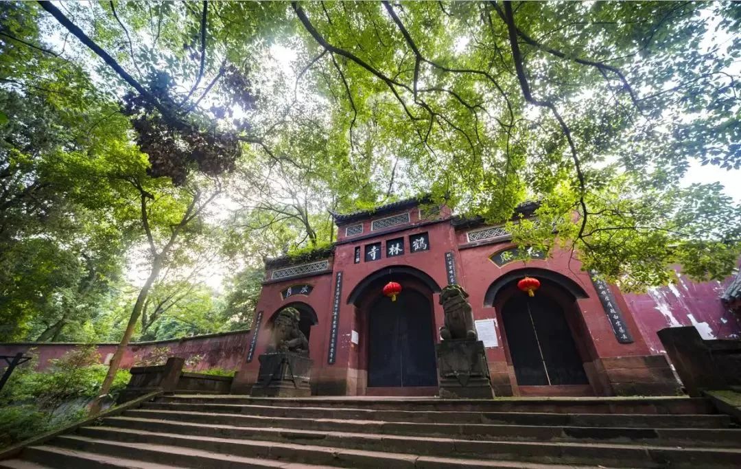 旅游 正文  白鹤山又名鹤林寺,始建于隋代,是川西有名的佛教丛林和