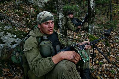 特种兵敌后渗透 不小心丢了水壶暴露行踪 20余名战友与敌同归于尽