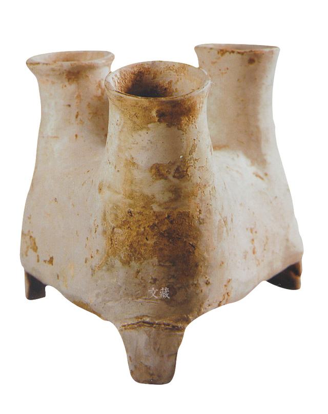 猪形陶匜是崧泽文化陶器中集实用功能与艺术成功结合的杰出工艺品之