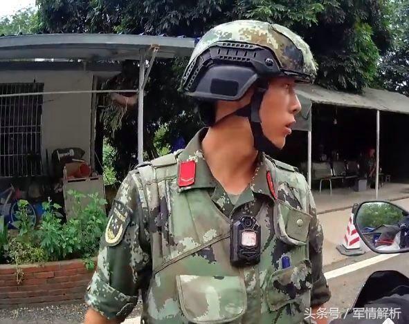 中国陆军换装新式头盔!夜视仪手电都能装,特战风格很