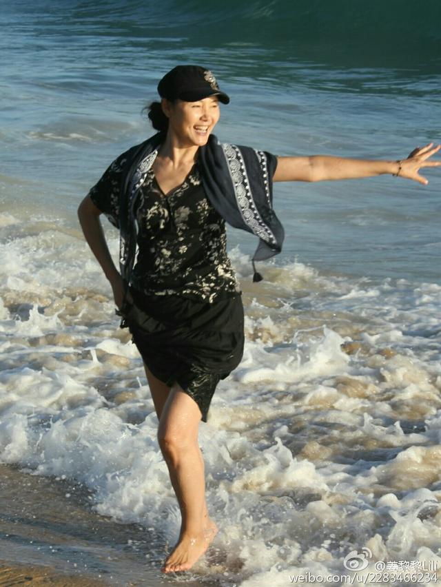 演员姜黎黎全家生活照 八十年代女星 老公为她白头