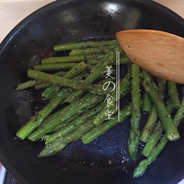 【菱の厨房】奶香蘑菇芦笋沙拉