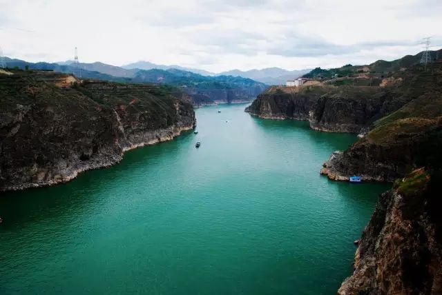 自驾路线:兰州—白银—景泰 地理位置:刘家峡地处甘肃与青海交界处