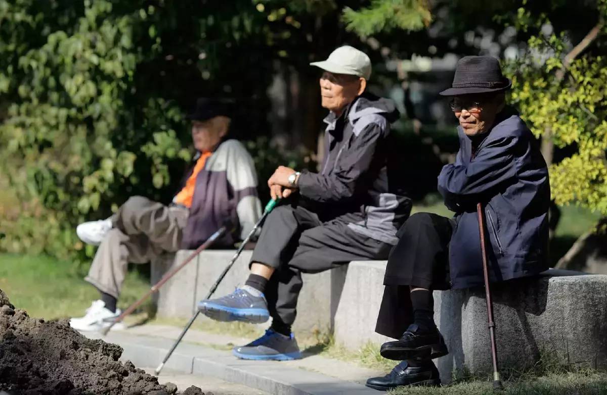 2012上海人口gdp_非洲最大的岛屿国,人口规模与上海相当,GDP总量却只有100亿美元