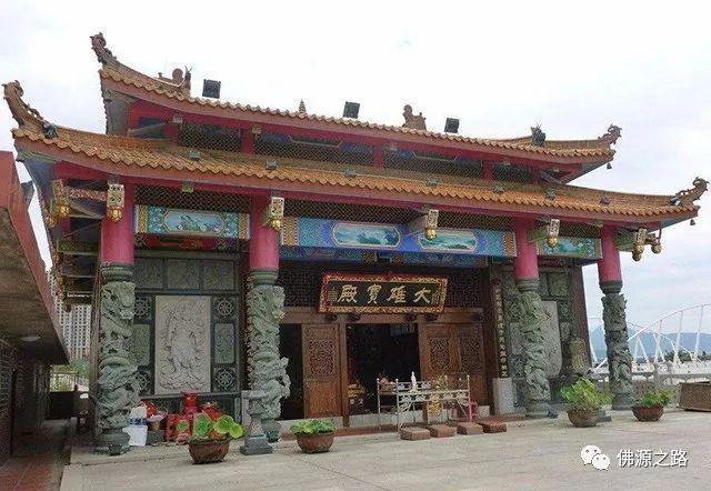 福建浮桥观音寺位于泉州浮桥笋江桥桥头,距今已800多年.