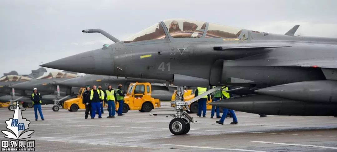 法国海军航空兵大型机队飞赴美国