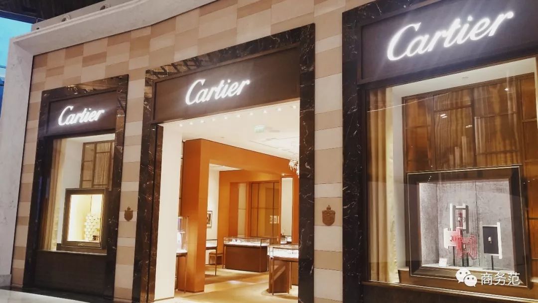 cartier 戴高乐机场的cartier店铺还是很大的.