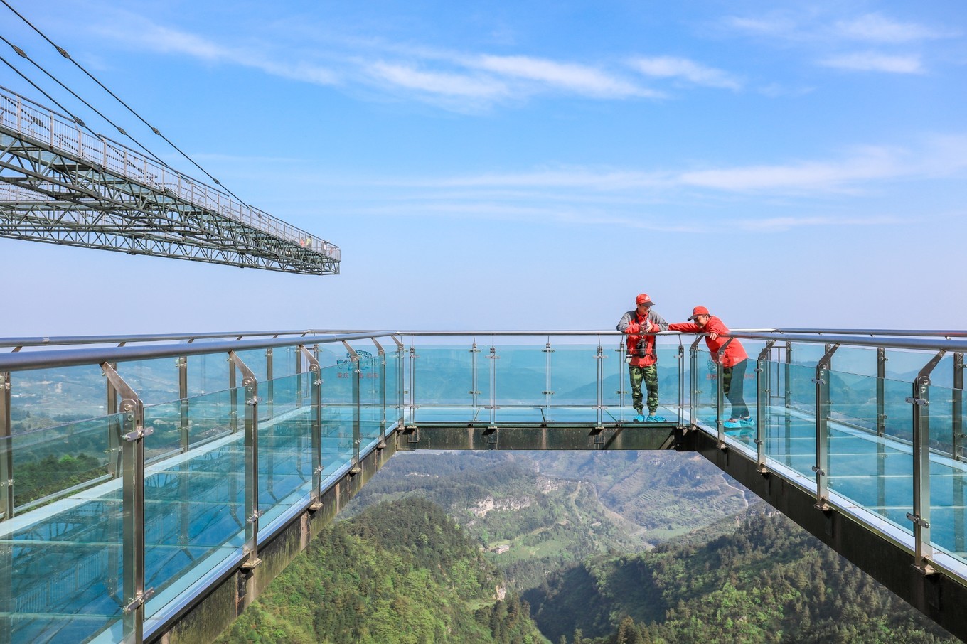 重庆武隆仙女山国家森林公园玻璃滑道漂流-河南万辉旅游资源开发有限公司