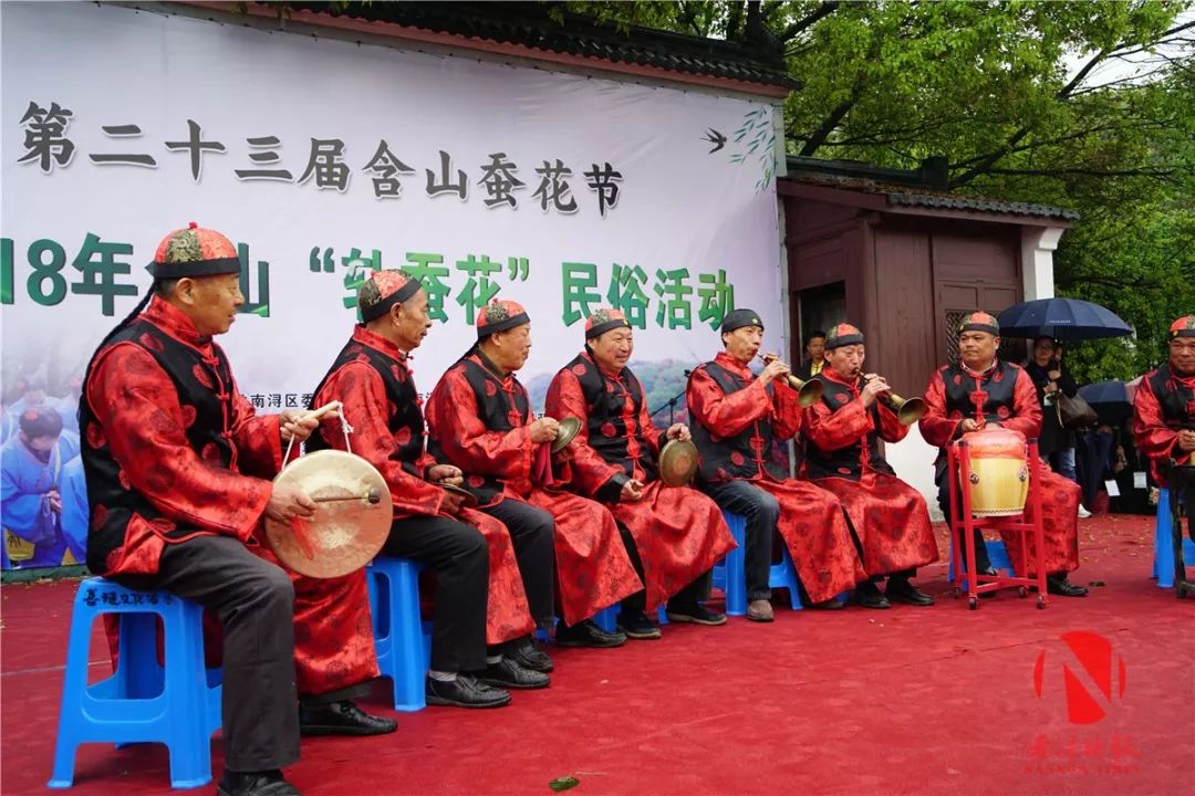 旅游 正文  同时,昨天第二十三届含山蚕花节暨2018年含山"轧蚕花"民俗