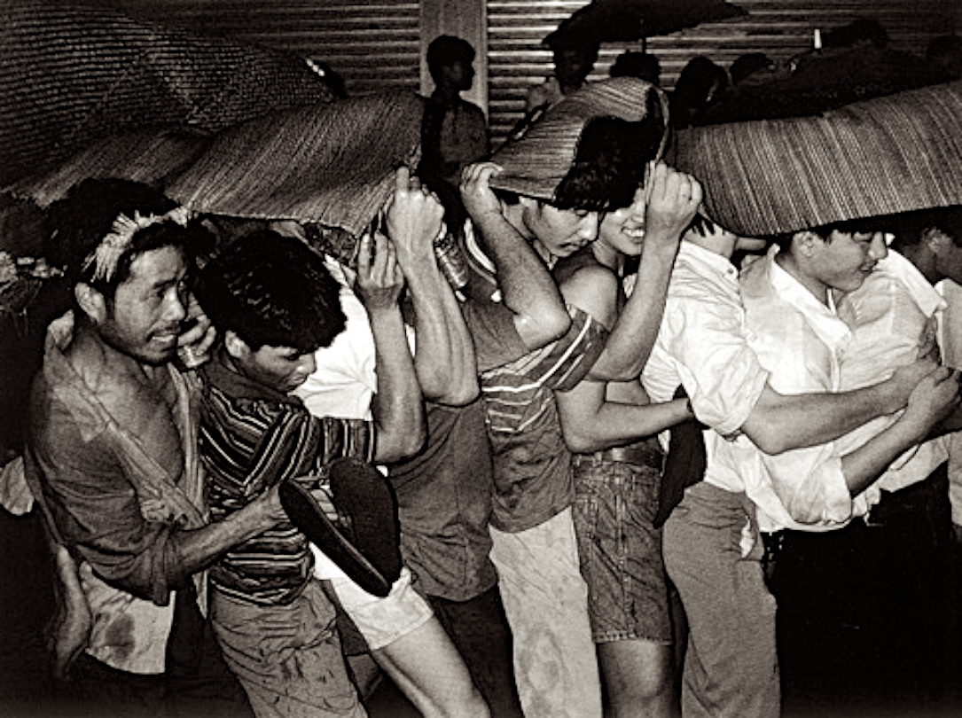 老照片:九十年代南下打工潮,漂泊在深圳