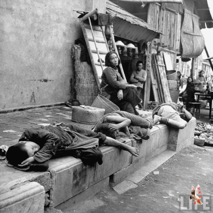 life老照片:1946年中国之苦难民生影像