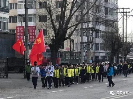 教育 正文  4月3日,海林市朝鲜族中学开展了以"缅怀革命先烈争当时代