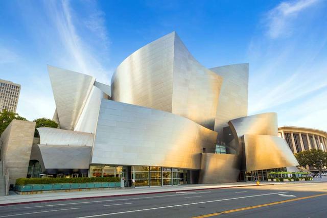 迪斯尼音乐厅-洛杉矶, 美国 它是世界上最著名的建筑之一, 是由著名