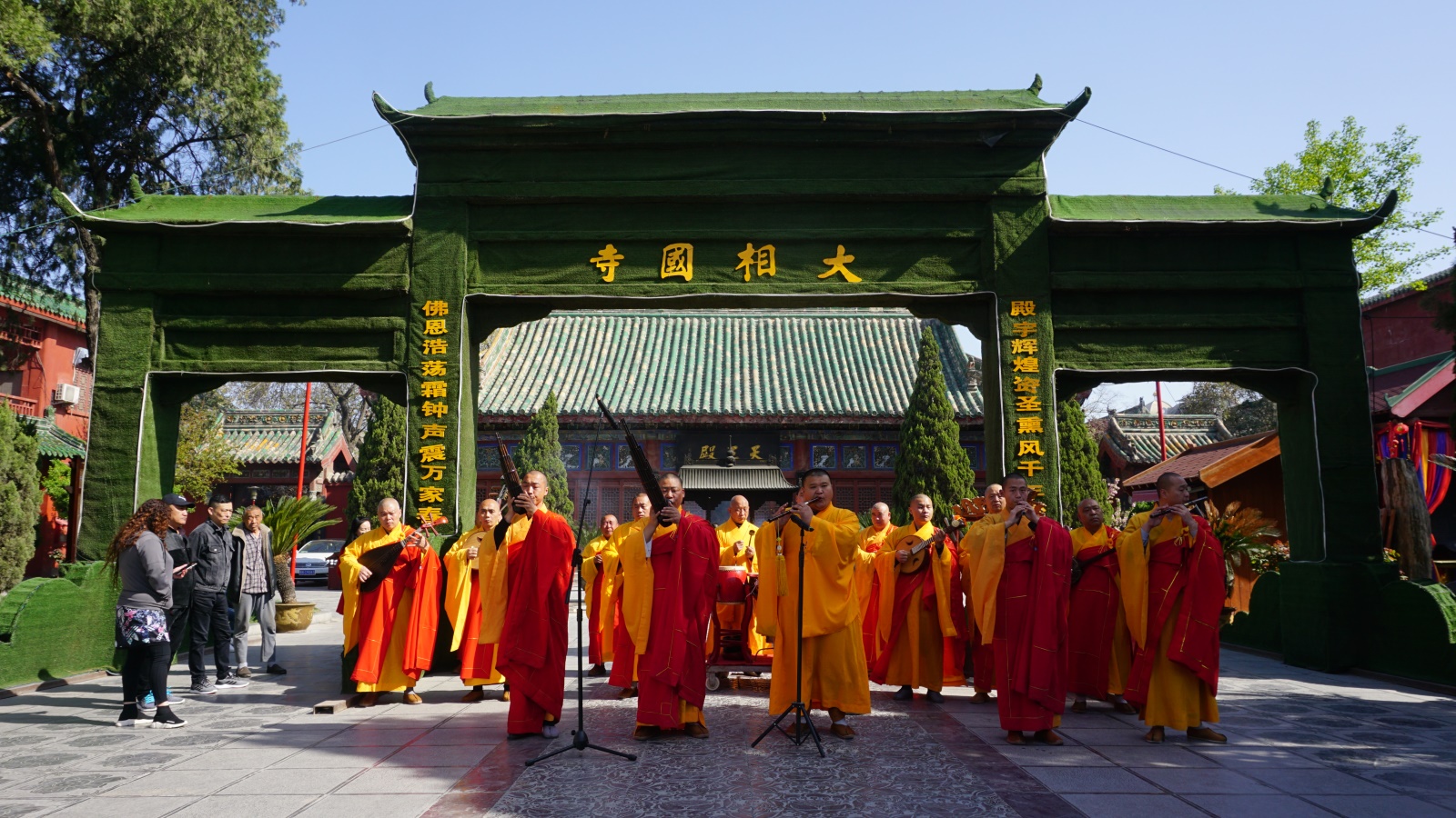 汴梁佛学大相国寺梵乐每天演出五场快为您中意的曲目打call