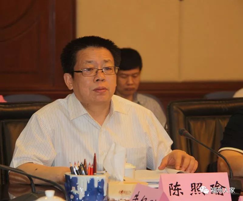 曾任省政府副秘书长,办公厅党组成员,省人防办(省民防局)主任(局长)