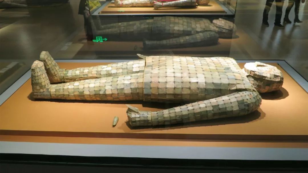 文物介绍—南京博物院的东汉银缕玉衣