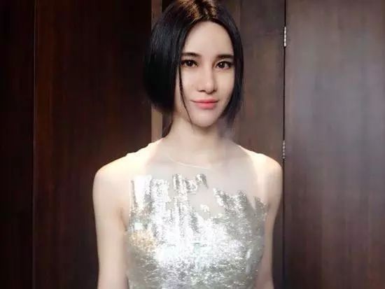 李宇春婚纱照_李宇春唯美婚纱照(3)