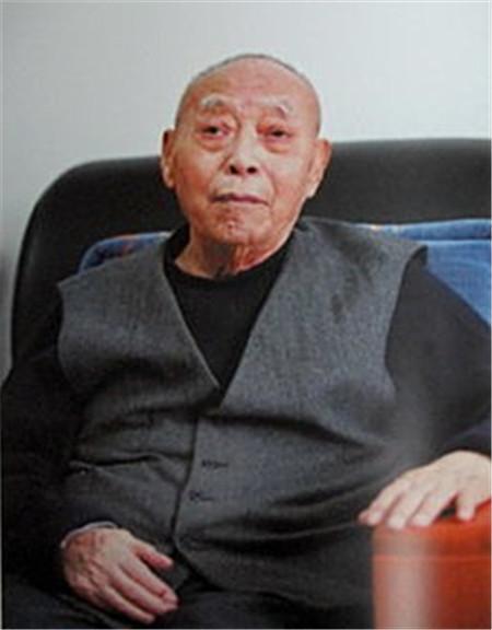 他曾从死人坑里苏醒获生,建国后成为开国将军,一直活到了99岁