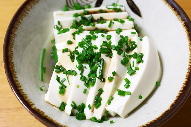 从吃小葱拌豆腐看中国饮食历史源远流长 