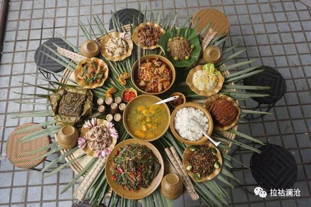 在牡帕密帕葫芦广场举行"阿朋阿龙"杯少数民族特色美食展示活动,拉祜