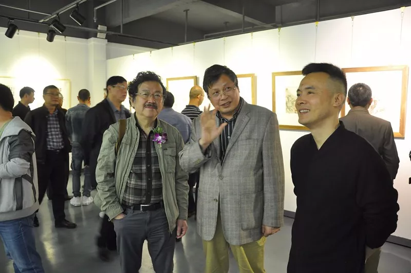 施江城,王顺华,饶国志交流嘉宾观展嘉宾观展返回搜狐,查看更多