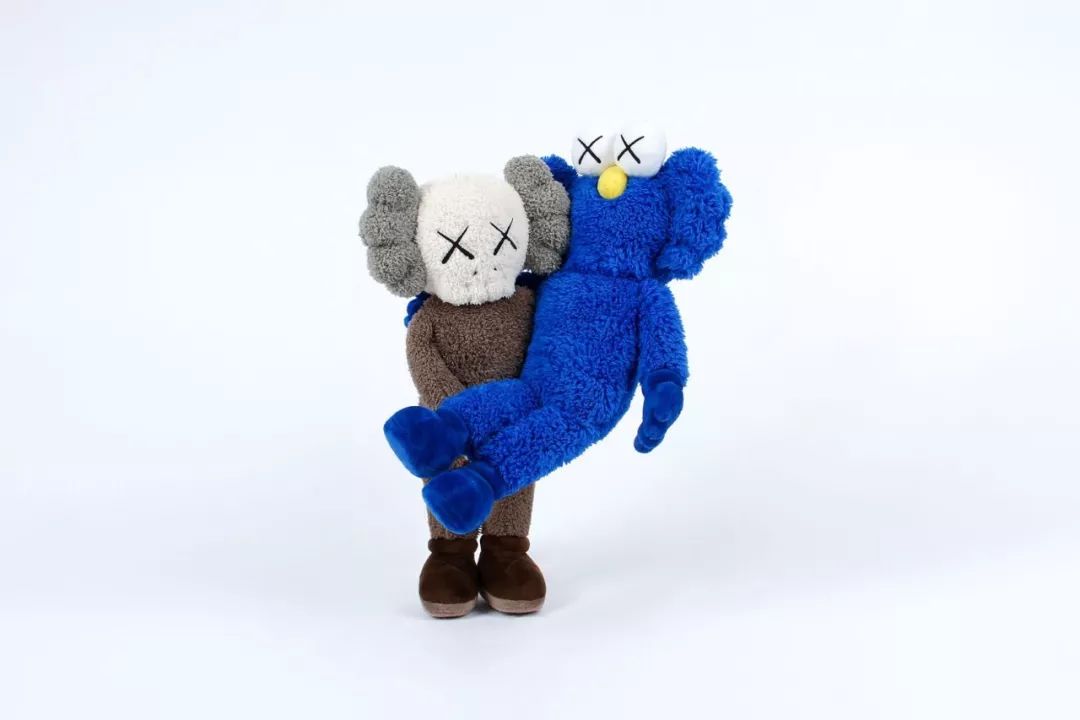 "kaws:seeing/watching"推出纪念限定单品,丨今日资讯