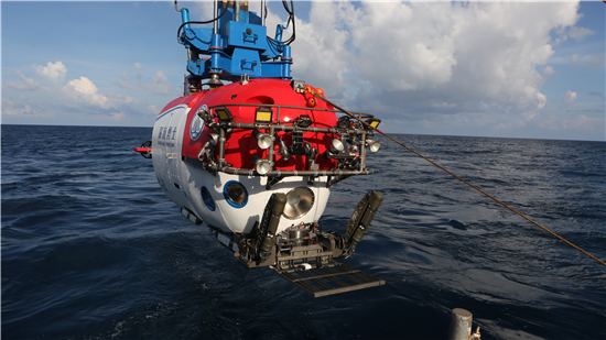 "深海勇士"号  是我国第一台拥有自主知识产权的载人潜水器,国产化率