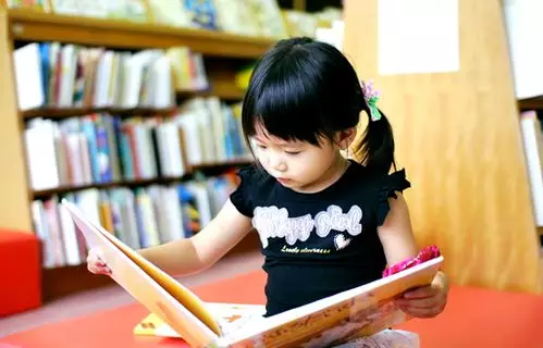 一小孩读书猜成语_看图猜成语(2)