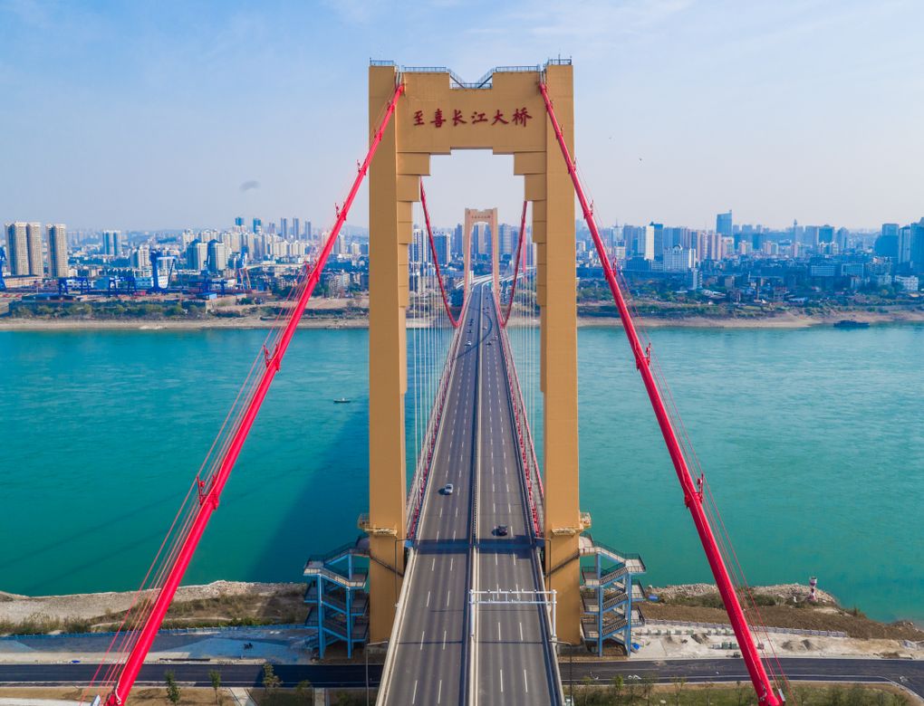 至喜长江大桥市政基础设施越来越完善这五年1那么你要庆幸自己一直没