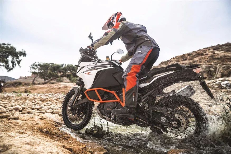 ktm 1090 adventure r版国内发布,售价16.68万元!