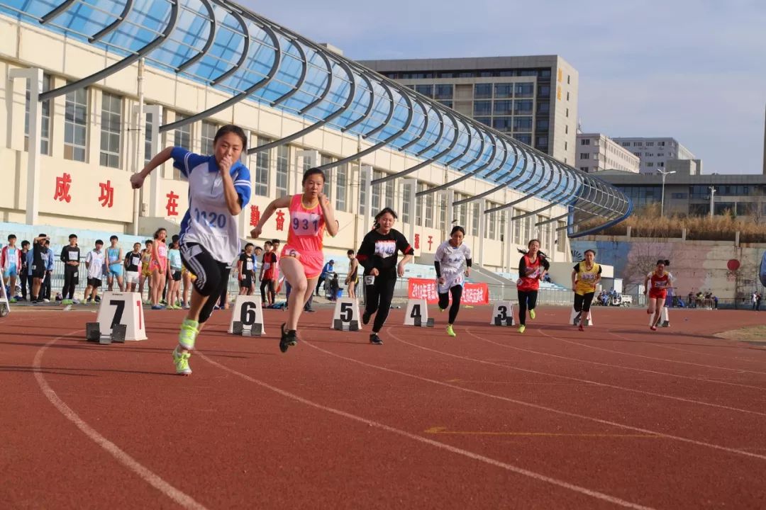 11日,2018年李沧区中小学生田径运动会在青岛市体育运动学校拉开帷幕