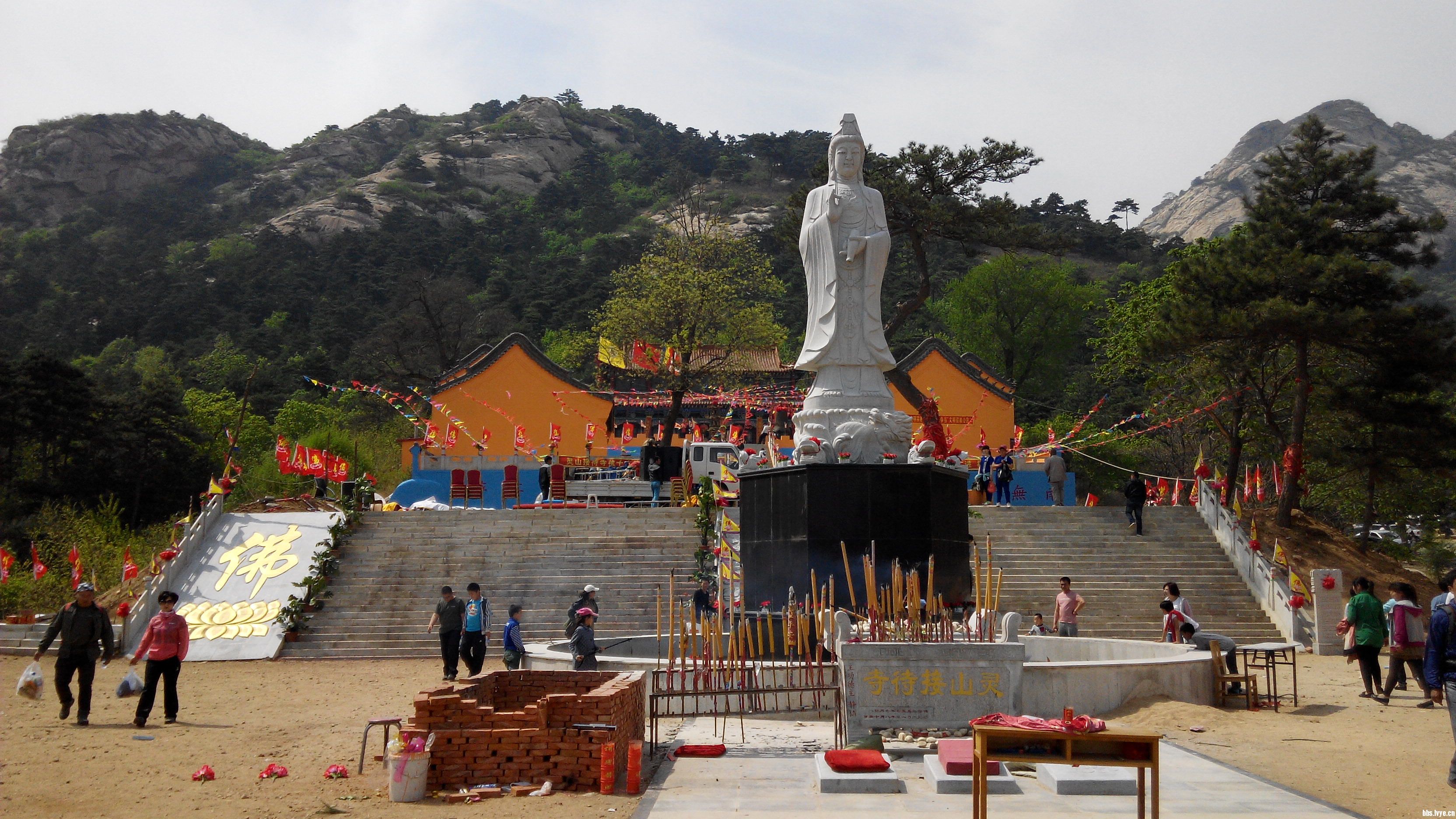 旅游 正文  灵山无霜期短,四季气候变化与京城出现极大的变异,呈现