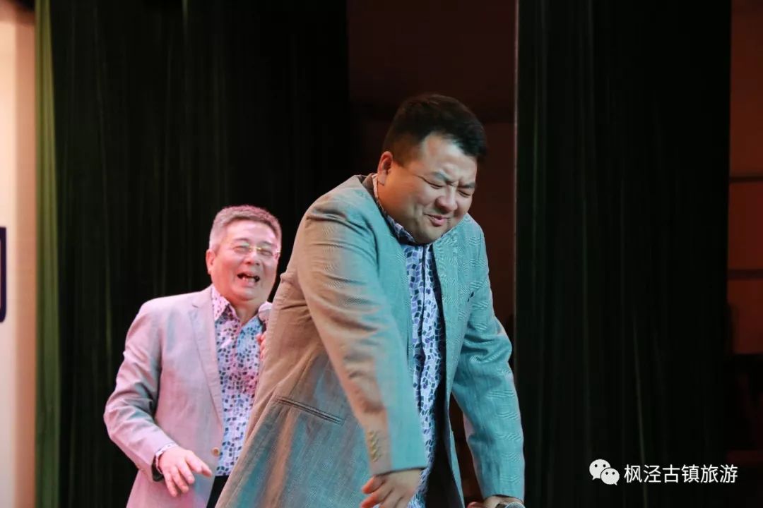 从2010年元旦起,上海人民滑稽剧团常驻北京路上的黄浦剧场开展演出