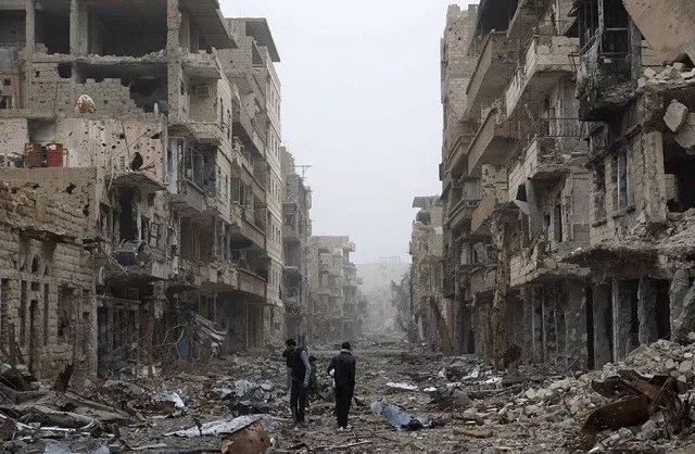 军事 正文  现今叙利亚境内,内战导致民不聊生,全国一半人口流离失所