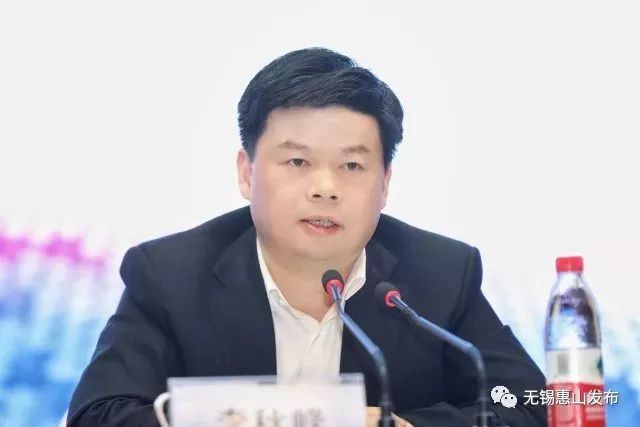 区委书记李秋峰讲话李书记强调,实体经济和企业是我们惠山的"传家宝"