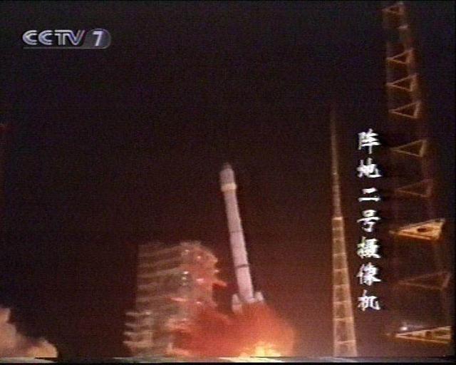 这是迄今为止中国航天史上最惨烈的事故 火箭升空后落地爆炸