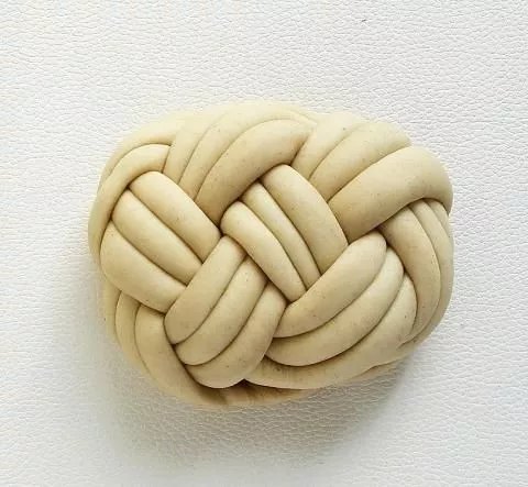 二十种面包辫子编织技巧 七种面包整形方法,让你的面包跟店里卖的一样