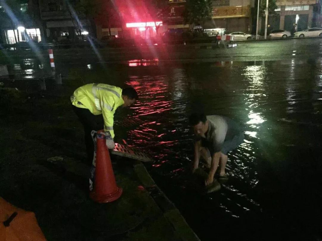 昨晚一场大暴雨！东莞多镇街遭水浸、大堵车！图片太震撼！_搜狐汽车_搜狐网